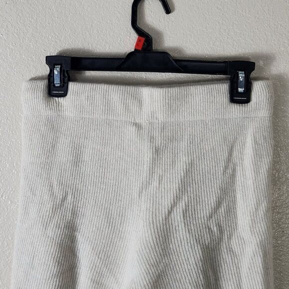 Johnny Was Calme Ribbed Bermuda Cashmere Shorts in Beige NWT Size S - Picture 6 of 15